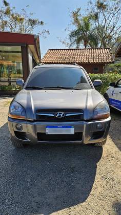 HYUNDAI TUCSON 2.0 MPFI GLS 16V 143CV 2WD FLEX 4P AUTOMÁTICO HYUNDAI TUCSON 2.0 MPFI GLS 16V 143CV 2WD FLEX 4P AUTOMÁTICO